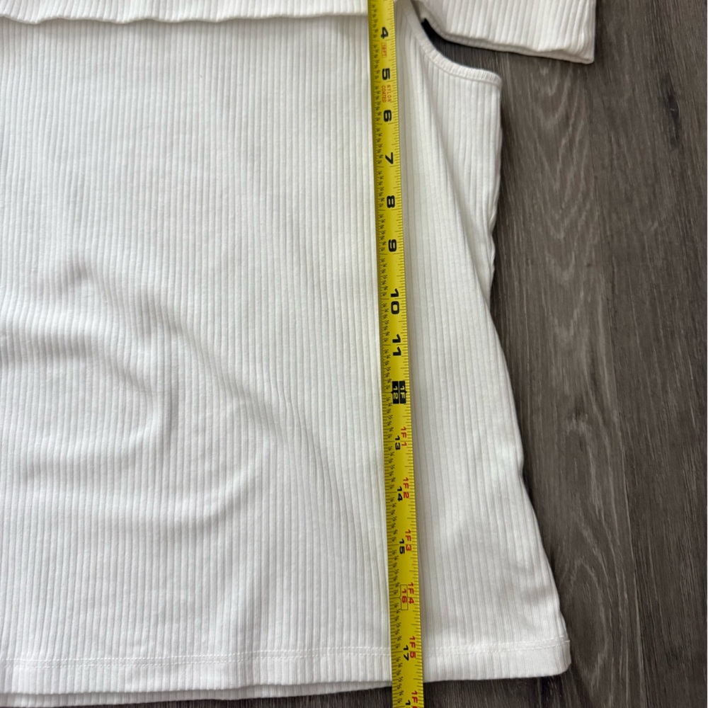 Old Navy White Ribbed Off-Shoulder Blouse - Picture 9 of 9